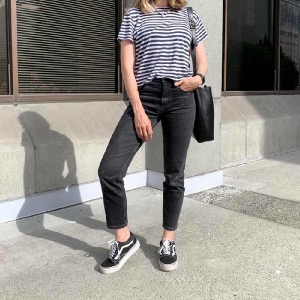Everlane washed black ankle jean